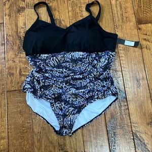 Jinxieer 1 pc swimsuit. 26W, black/purple new